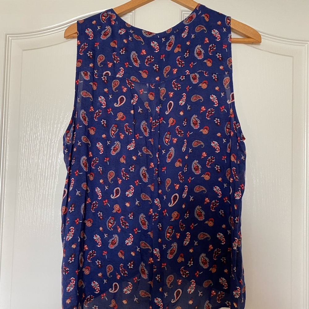 Lucky Brand sleeveless tie front top. Never worn.